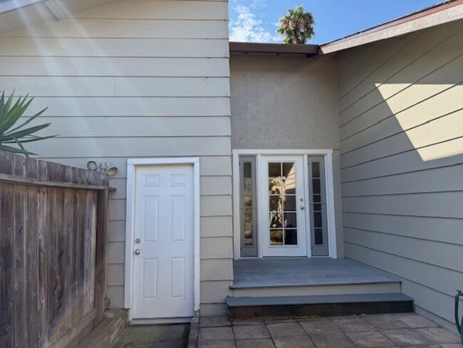 Building Photo - Single Level Remodeled House in Rohnert Pa...