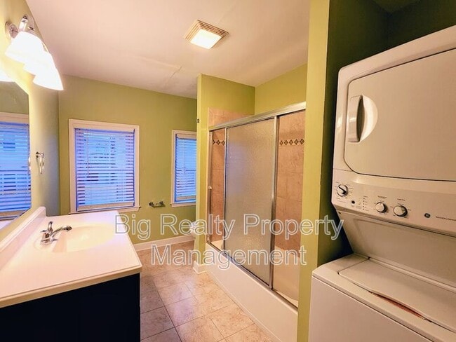 Building Photo - 433 Beaver St