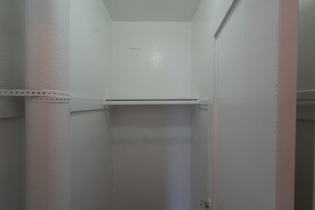 Building Photo - 917 ALAMEDA WU