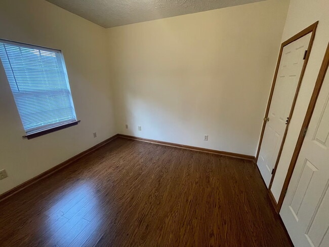 Building Photo - JUNE MOVE-IN | Charming 1-Bedroom Apartment | Prime Location Near Downtown & MSU