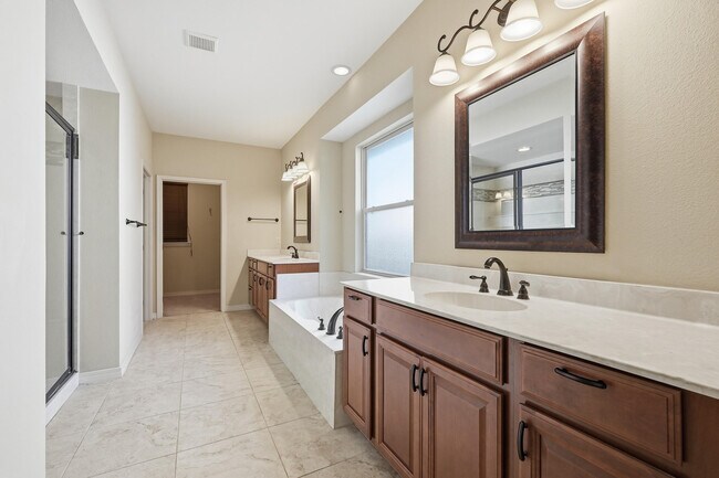 Building Photo - 1705 19th St