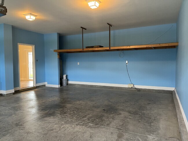 Building Photo - 834 Solomon Dr