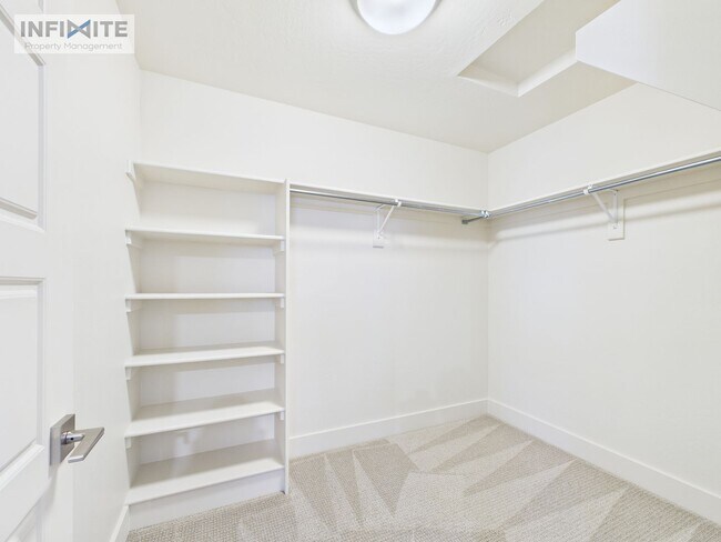 Building Photo - 3 Bedroom - Modern Comfort in a Peaceful Setting