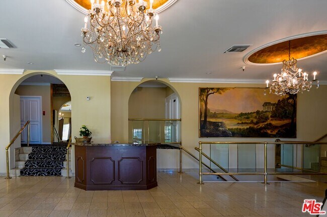 Building Photo - 1424 N Crescent Heights Blvd