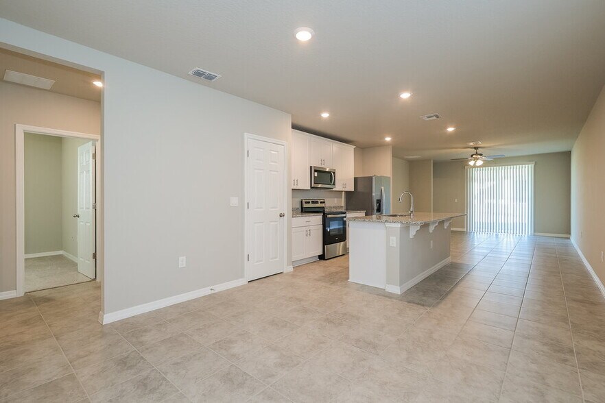 Building Photo - 453 Sun Warbler Wy