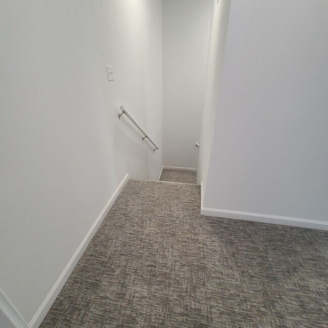 Building Photo - 407 E Doxey St