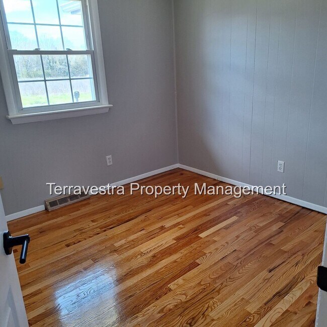Building Photo - Rare Vineland 3 Bedroom Home. Eligible for...