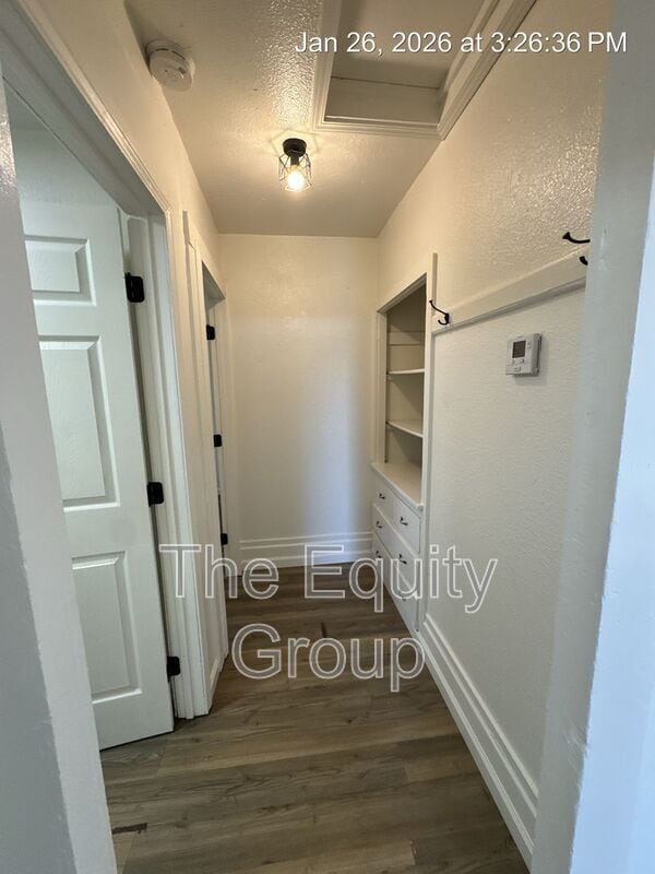 Building Photo - 500 W School Ave