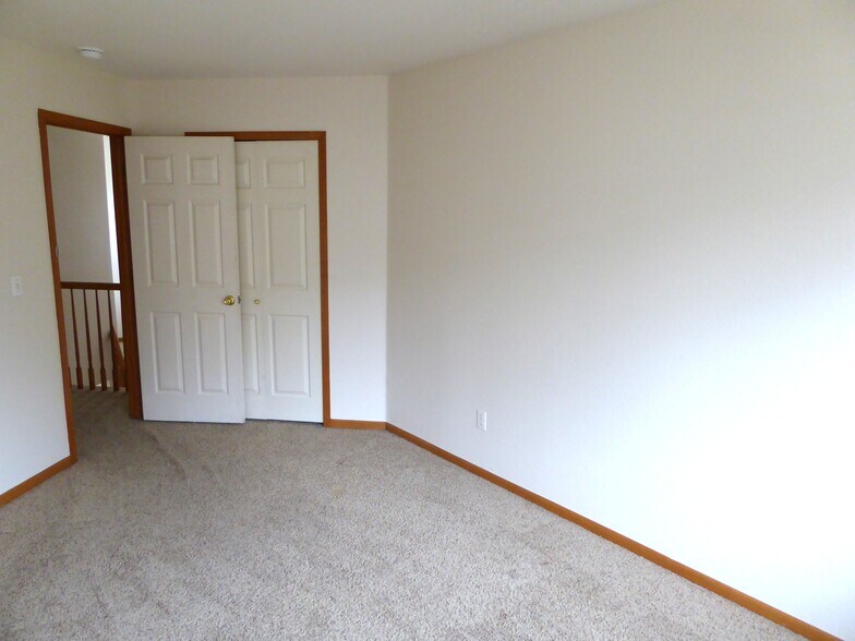 Building Photo - 1637 Westbridge Dr