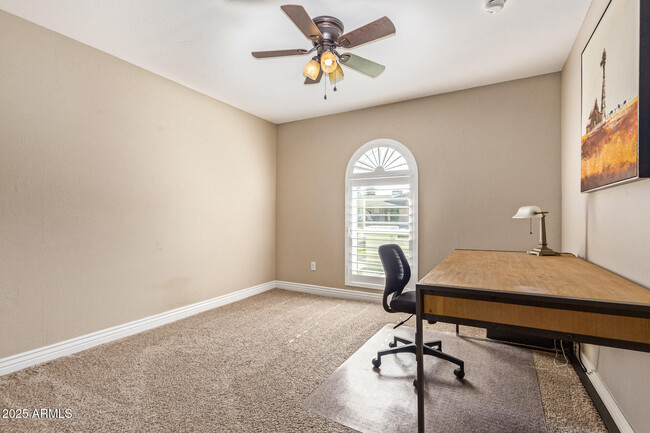 Building Photo - 2032 E Pegasus Dr
