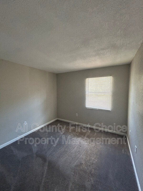 Building Photo - 12293 Sailwinds Dr