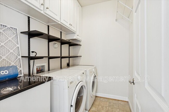 Building Photo - 103 Overlook Point