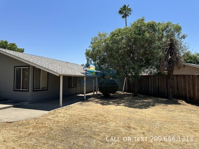 Building Photo - 1321 Woodside Dr