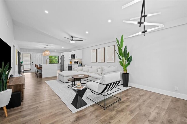 Building Photo - 3701 Arelia Dr