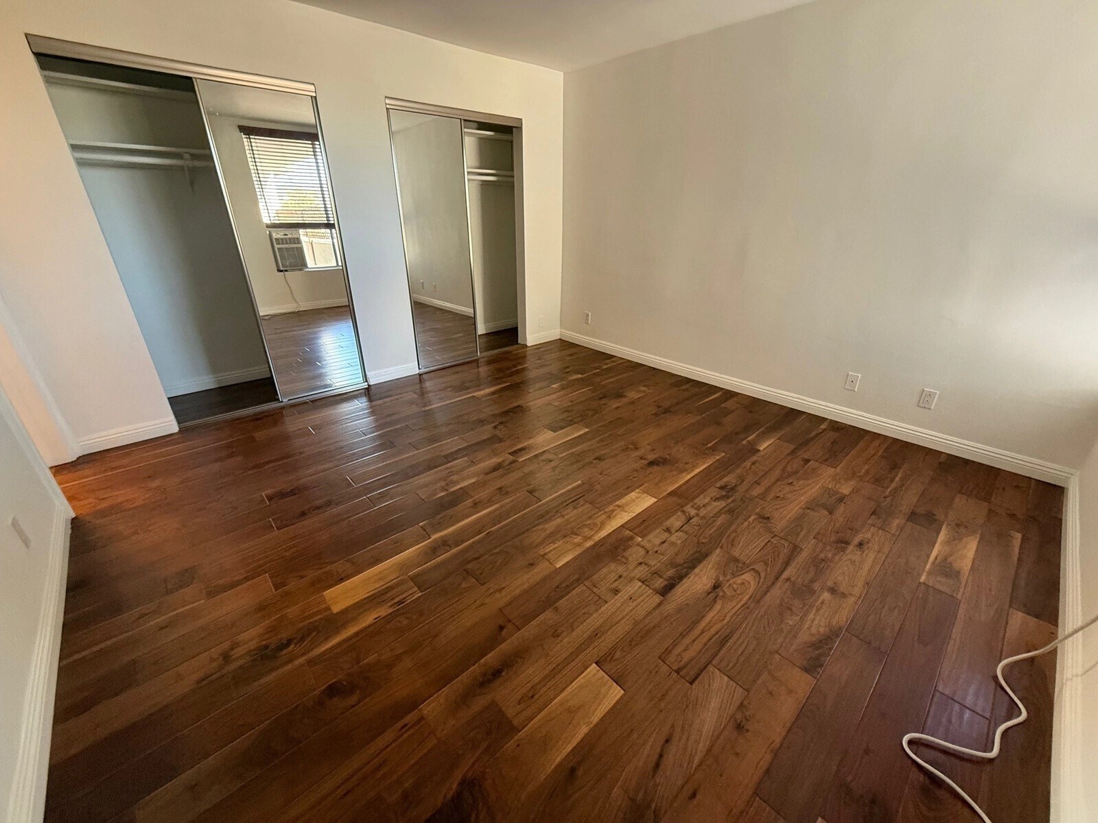 Building Photo - 11936 Darlington Ave