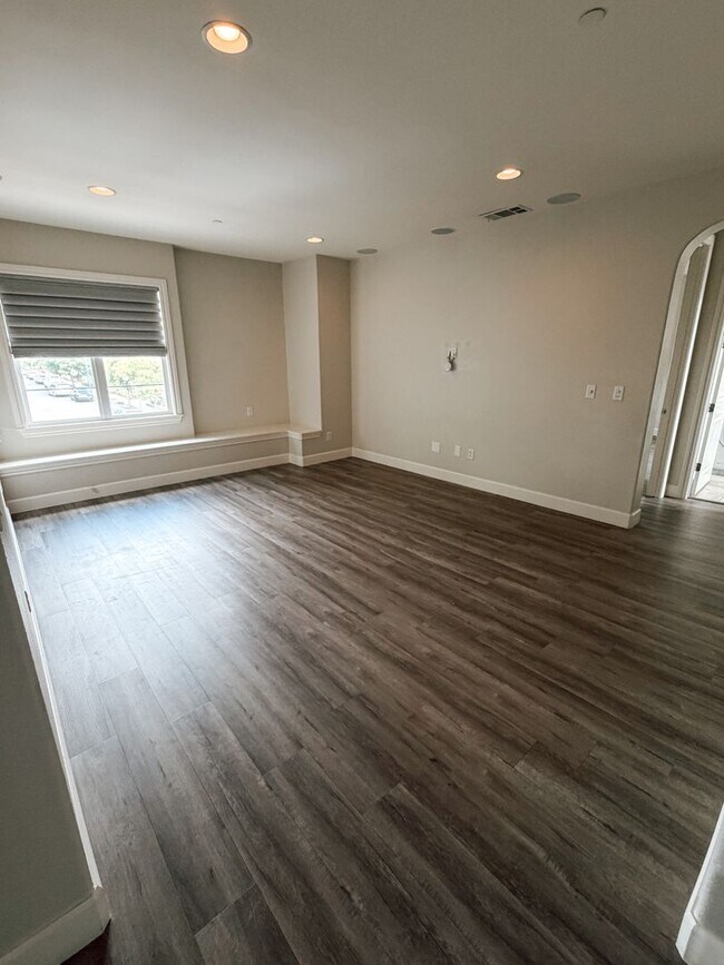 Building Photo - Lovely Home in San Ramon Available Now!
