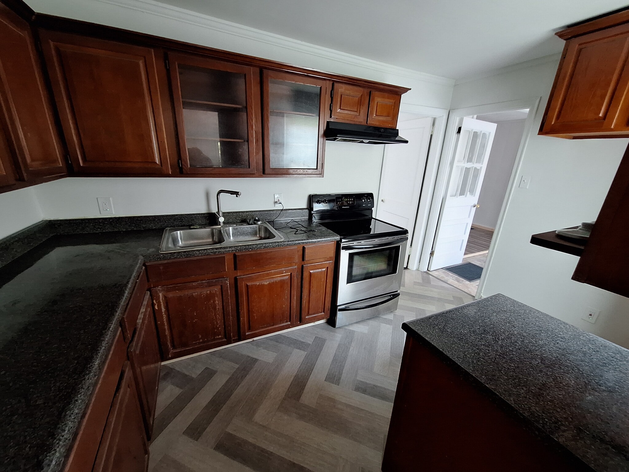 Full Kitchen Shot - 3758 Houston St