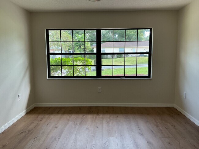 Building Photo - 3BR/2BA Home with Pool & Screened Patio in South Lakeland