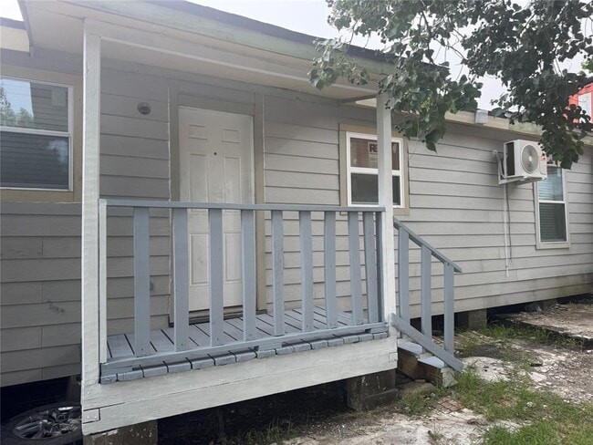 Building Photo - 11653 Wallisville Rd