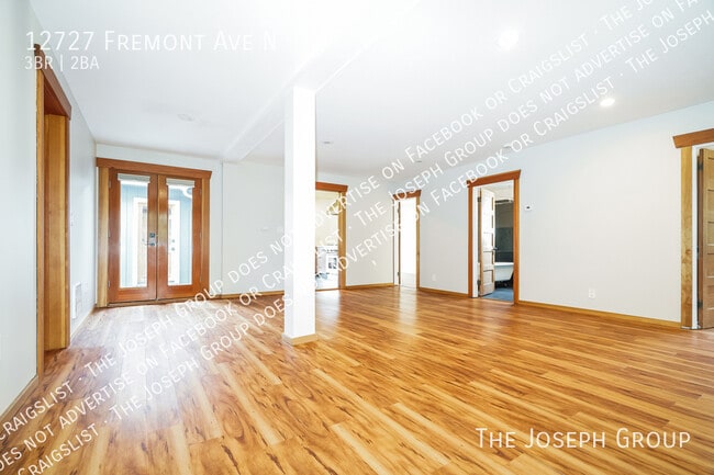 Building Photo - 12727 Fremont Ave N