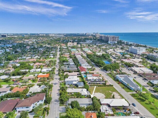 Building Photo - 4422 Sea Grape Dr