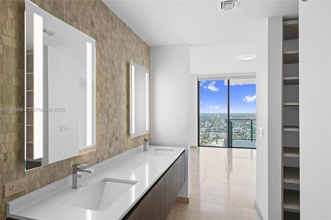 Building Photo - 88 SW 7th St