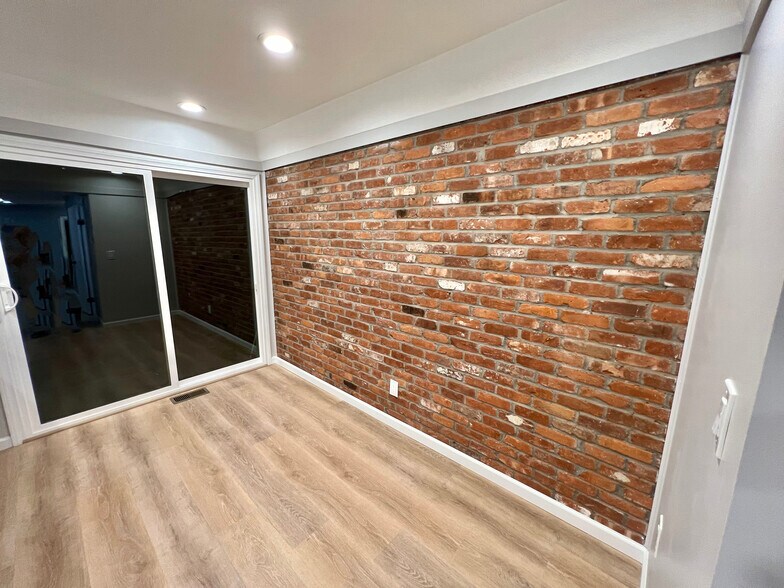 Dining - 65 Jamestown Dr