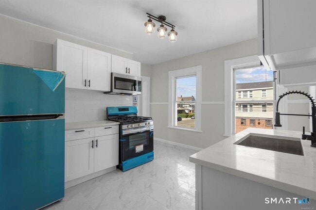 Building Photo - 725 Beechwood Ave