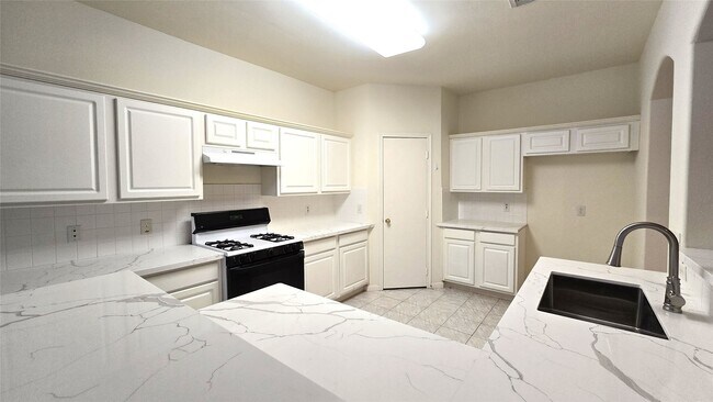 Building Photo - 12723 Orchard Summit Dr