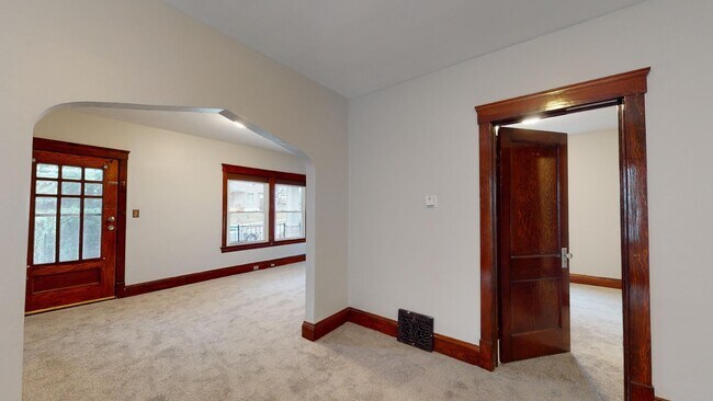 Building Photo - 3210 W 98th St