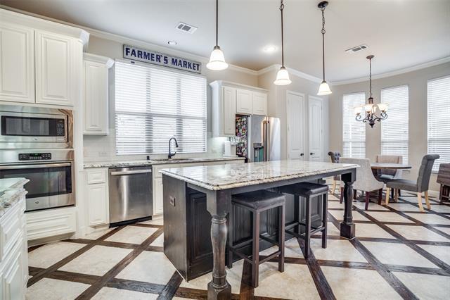 Building Photo - 401 Sarah Cir