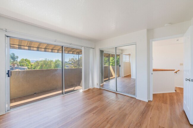 Building Photo - 1218 Portola Ave