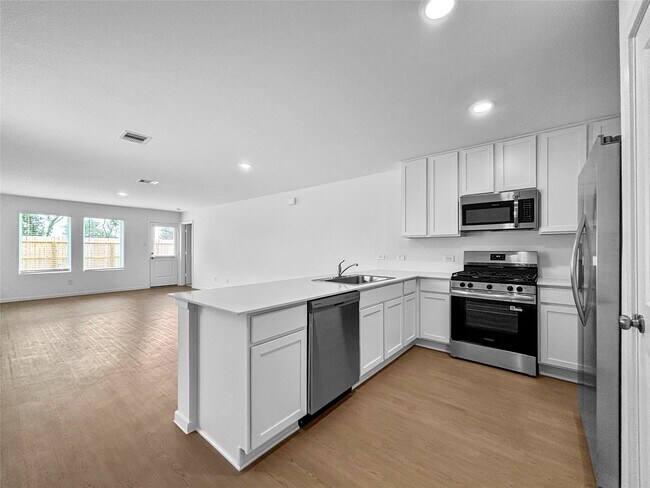 Building Photo - 6022 Starling Dr