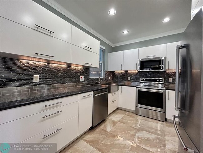 Building Photo - 604 NW 170th Terrace