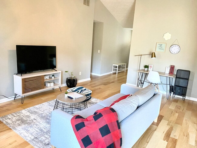 Building Photo - 6054 Lights Ferry Rd