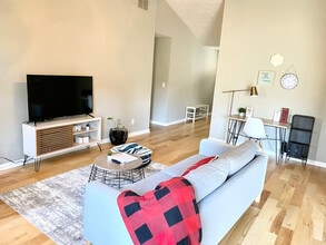 Building Photo - 6054 Lights Ferry Rd