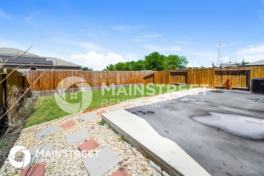 Building Photo - 4028 Northaven Trail