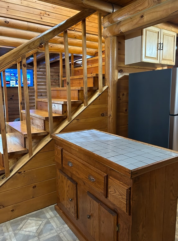 Building Photo - 573 Centre St