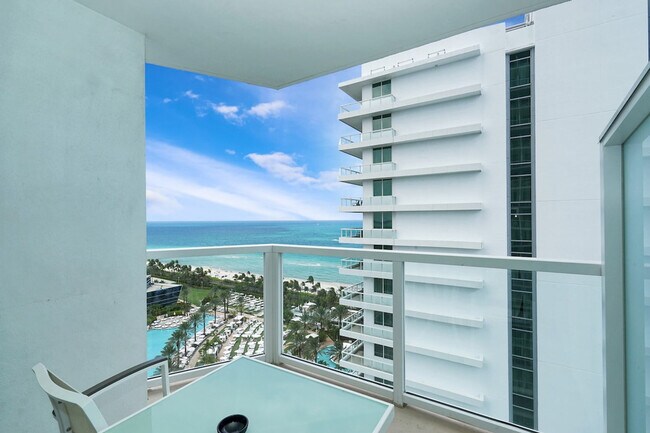 Building Photo - 4401 Collins Ave