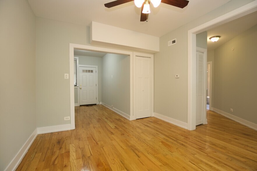 Building Photo - 3908 N Janssen Ave