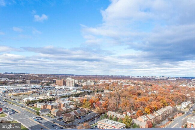 Building Photo - 3701 S George Mason Dr