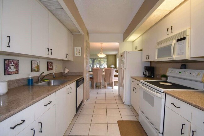 Building Photo - 13455 SW 16th Ct