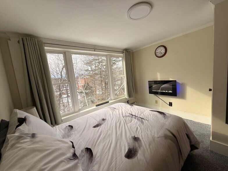 Building Photo - 51 Front St