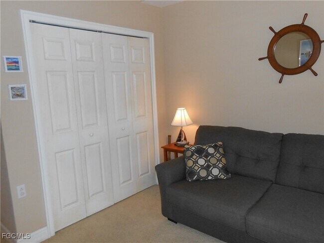 Building Photo - 10720 Ravenna Way