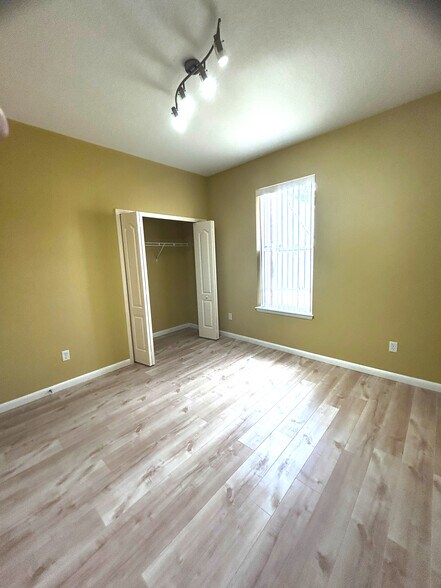 Building Photo - 3 Wilden Pl