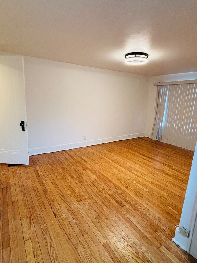 Building Photo - 7126 W Congress St