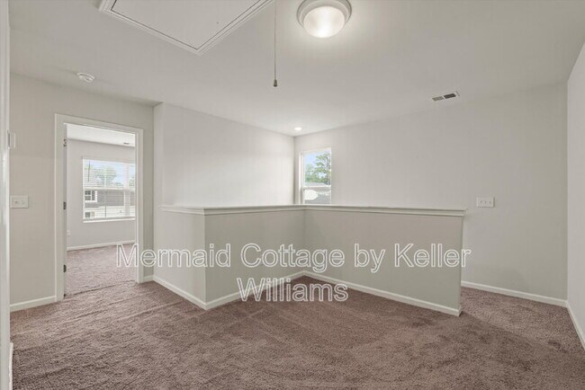 Building Photo - 46 Cedarwood St