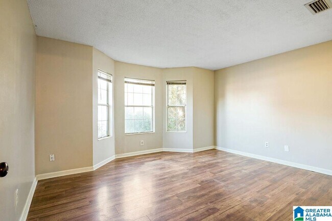 Building Photo - 3507 Wildewood Dr