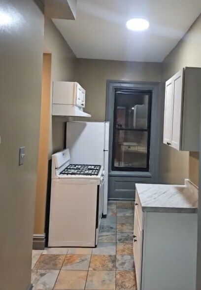 Building Photo - 220 Church St