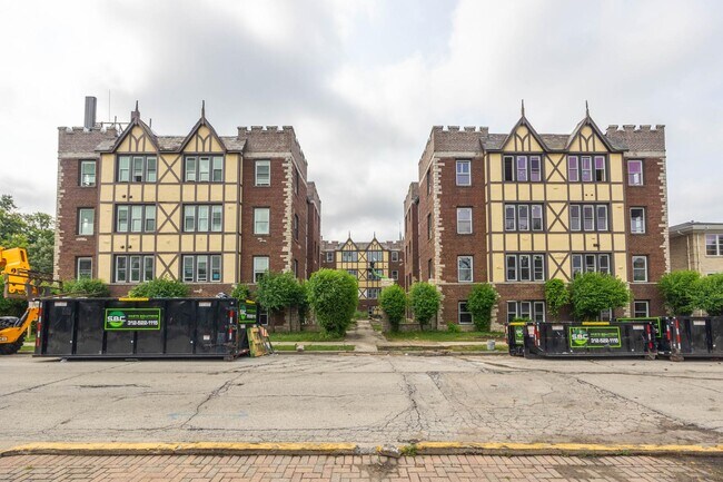 Building Photo - 8001 Edgewater Rd